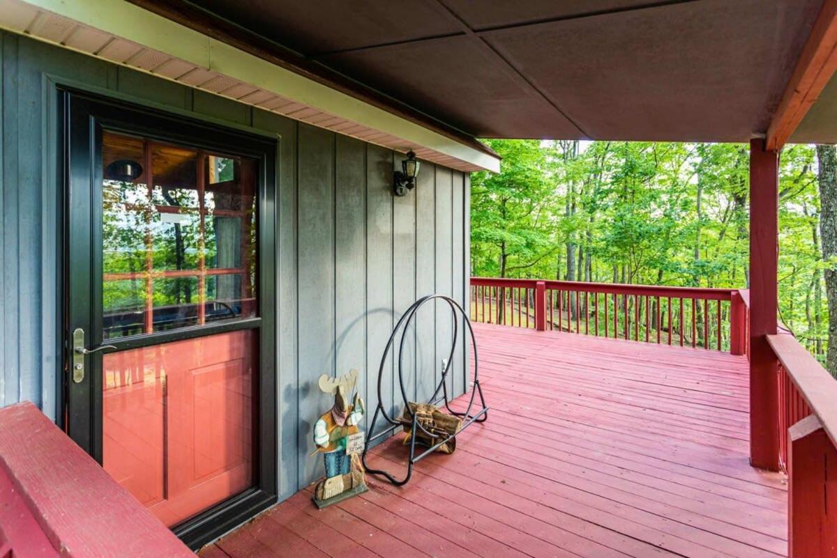 Hot Tub, Large Deck, Wifi, Fire Pit At Holiday home *