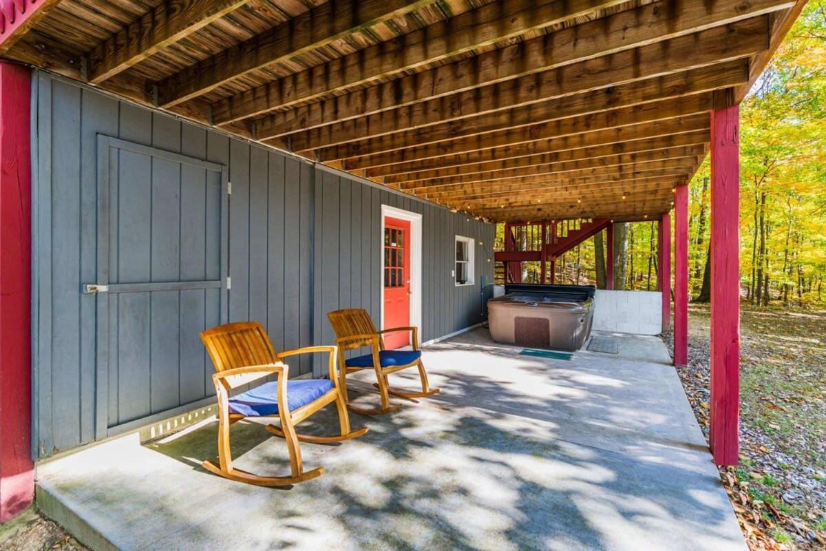 Hot Tub, Large Deck, Wifi, Fire Pit At * Morton Grove