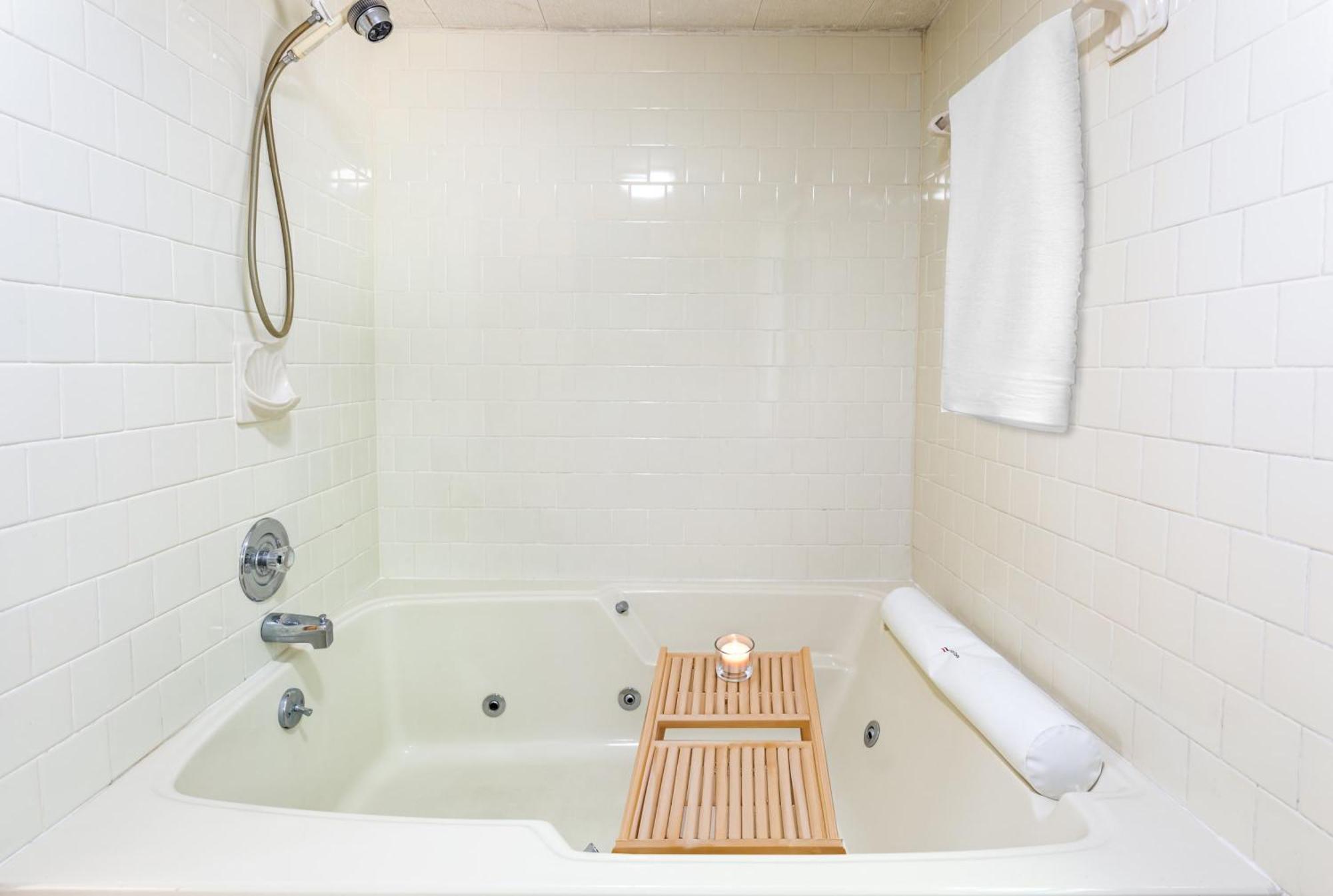 Holiday home Hot Tub, Large Deck, Wifi, Fire Pit At Morton Grove